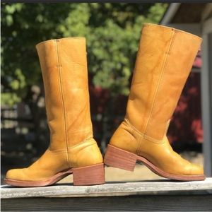 Frye banana Heeled Boot Classic Pull-On Design
